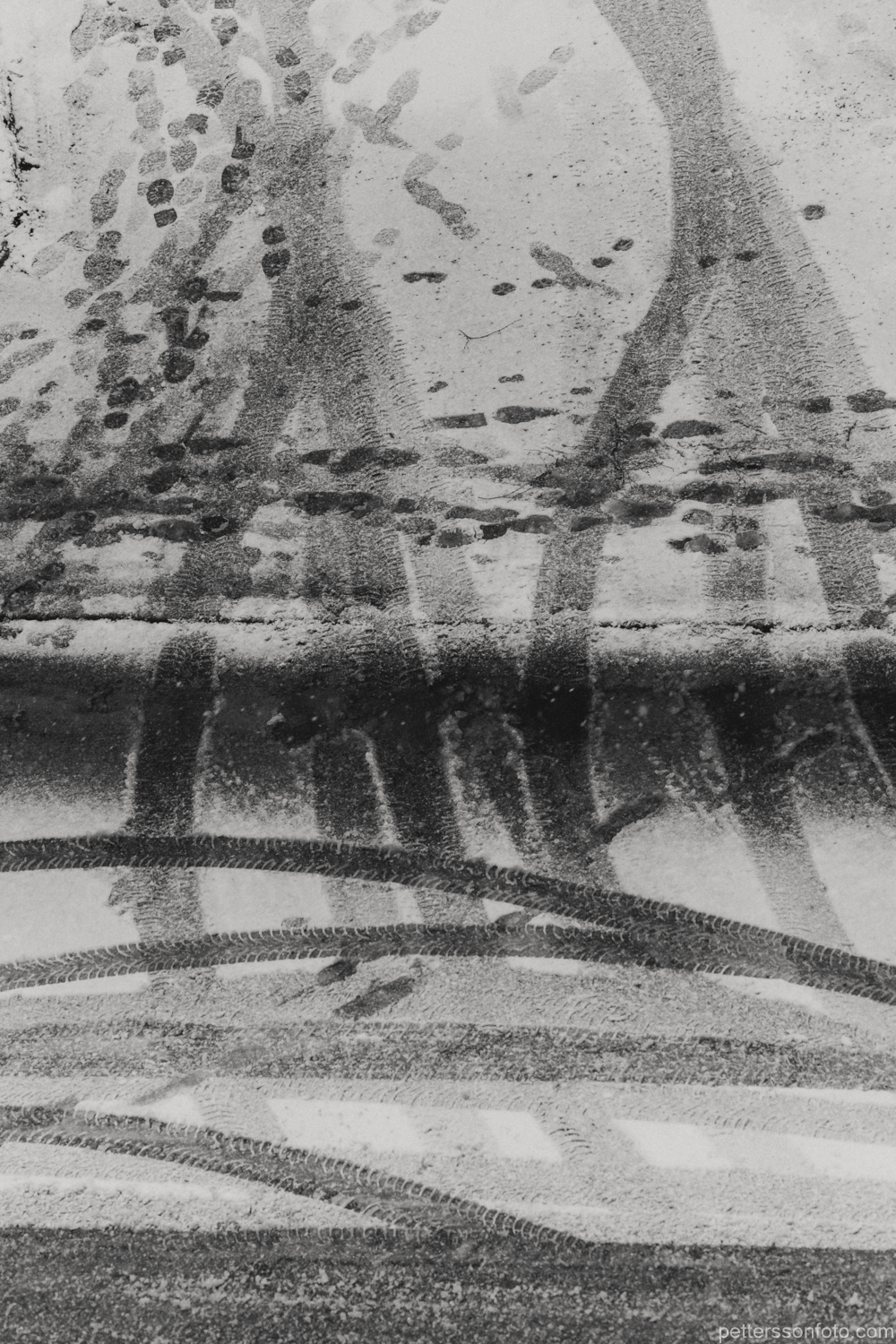 Isolated at home during a snowfall